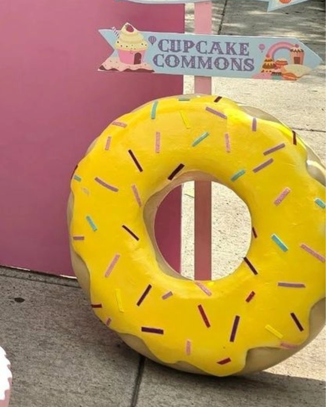 Candyland en renta | Pieza grande decorativa Donas